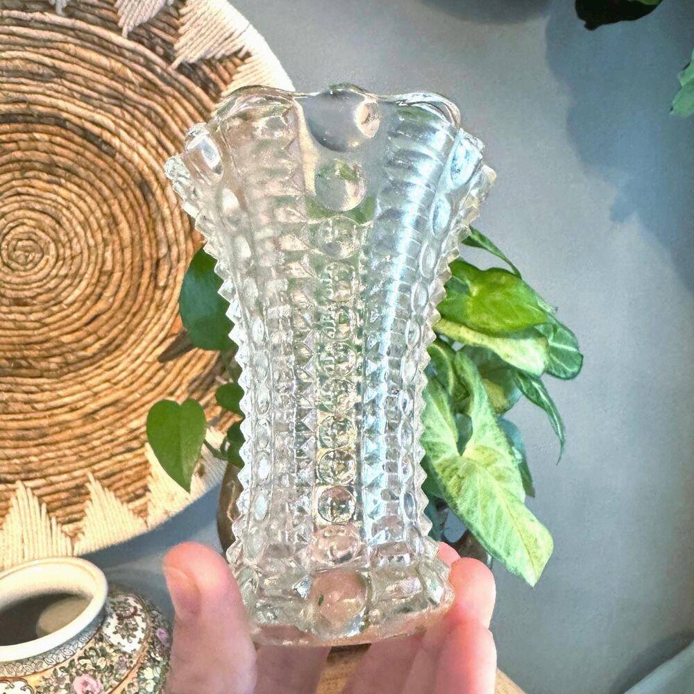 Vintage Indiana Glass “Mayflower” Bubble Hobnail Bud Vase 5”